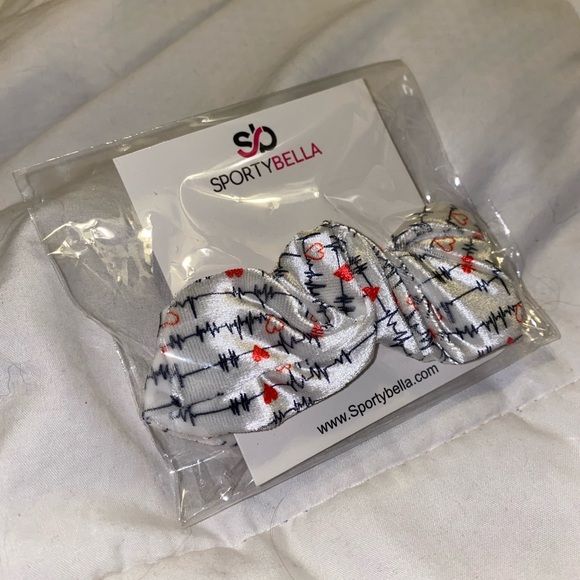 SportyBella Medical Themed Scrunchie/Hair Tie NWT🩺❤️ - Picture 3 of 7